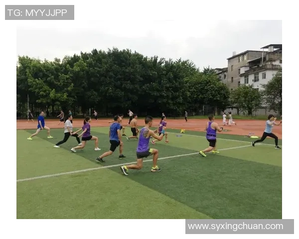 足球明星核心训练的秘密与技巧解析助你提升运动表现